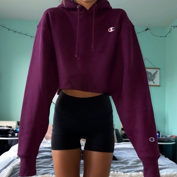 Champion Sweaters - Women's Reverse Weave® C Logo Cropped Cut Off Pullover